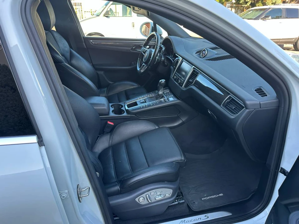 2015 Porsche Macan S - Image 16 of 20