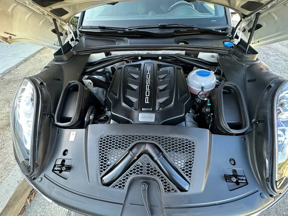 2015 Porsche Macan S - Image 19 of 20