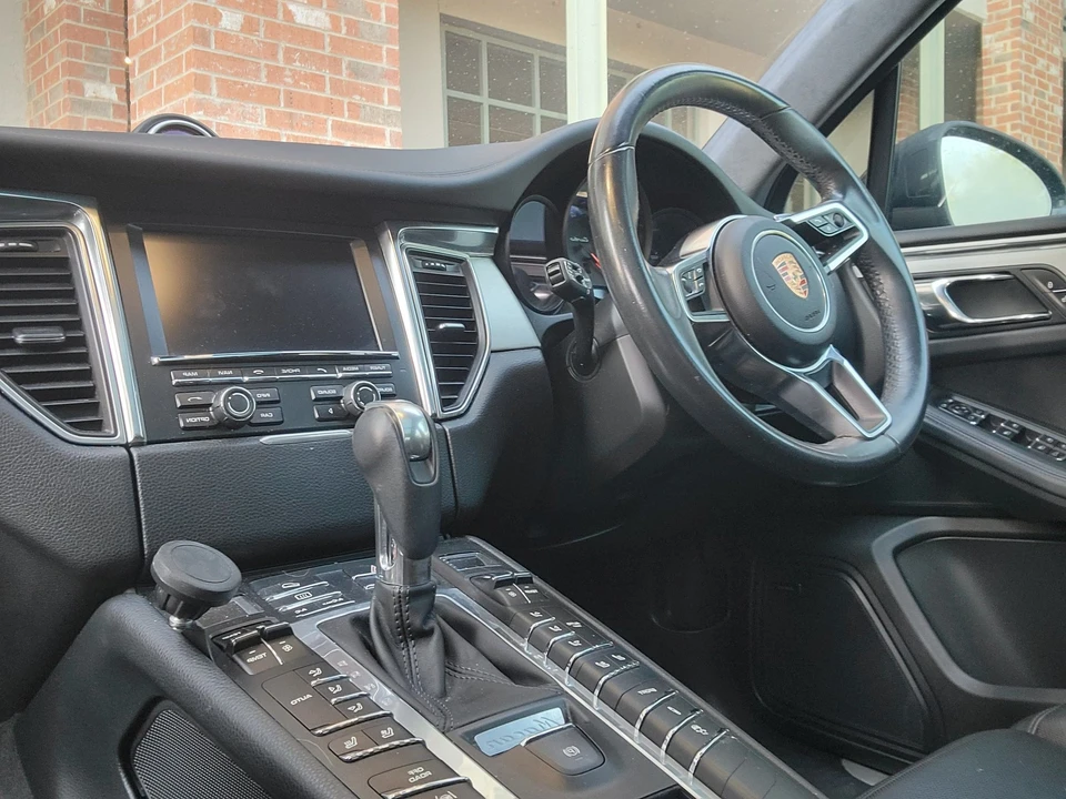 2015 Porsche Macan Turbo - Image 7 of 14