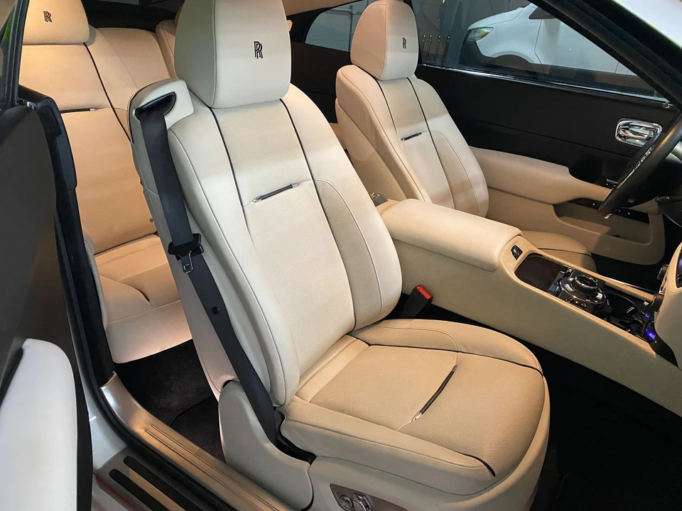 Rolls-Royce Wraith 2nd Gen - Image 7 of 17