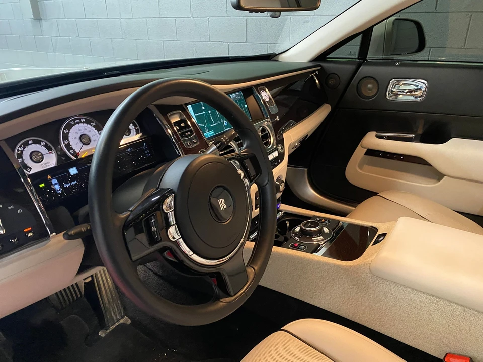 Rolls-Royce Wraith 2nd Gen - Image 4 of 17