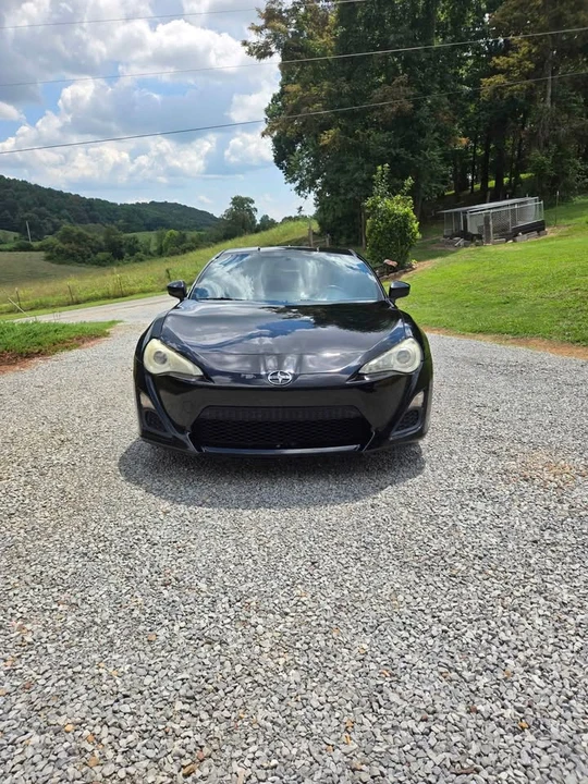 2015 Scion FR-S - Image 2 of 5
