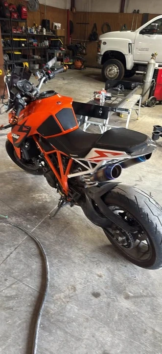2015 KTM - Image 2 of 5