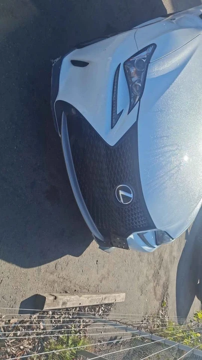 2015 Lexus RC - Image 2 of 8