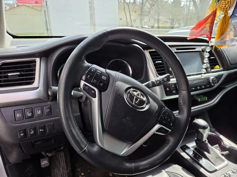 2015 Toyota Highlander - Image 4 of 9