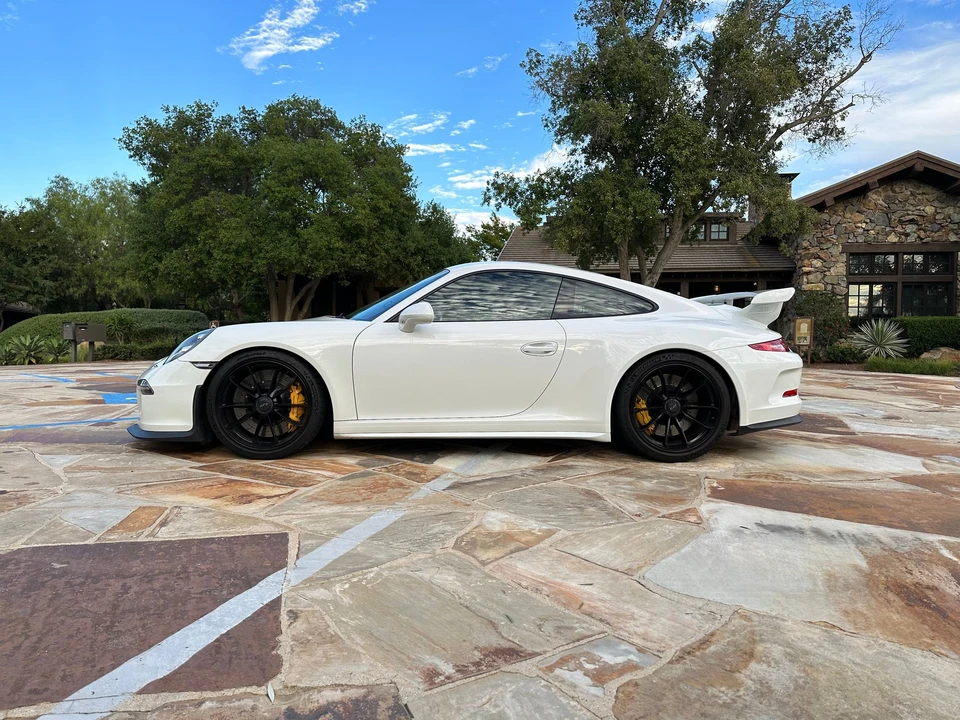 2015 Porsche 991 GT3 - Image 2 of 17