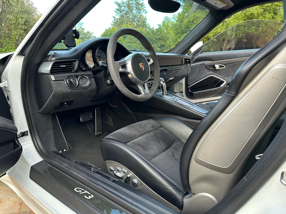 2015 Porsche 991 GT3 - Image 12 of 17