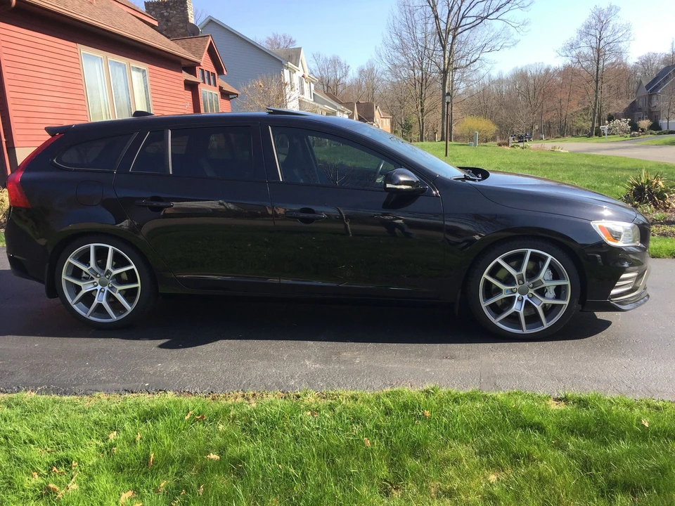 2015 Volvo V60 1st Gen - Image 2 of 12