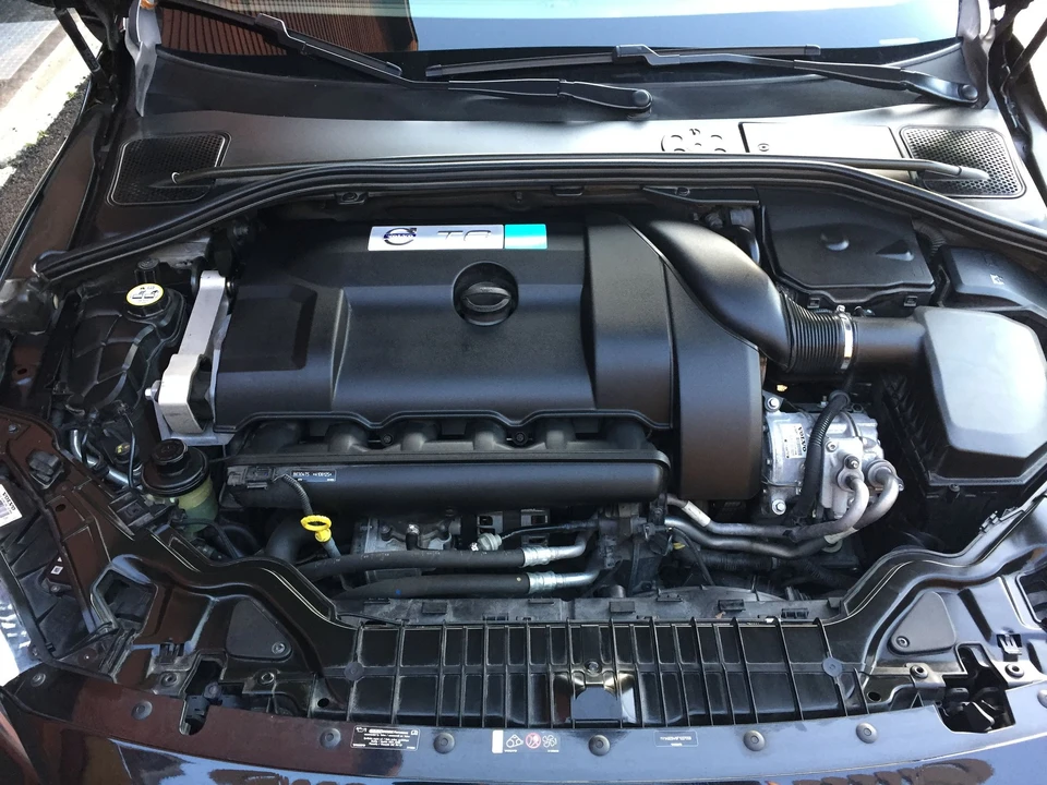 2015 Volvo V60 1st Gen - Image 10 of 12
