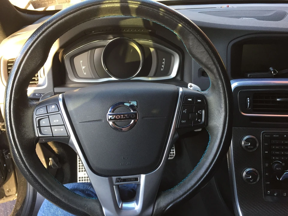 2015 Volvo V60 1st Gen - Image 8 of 12