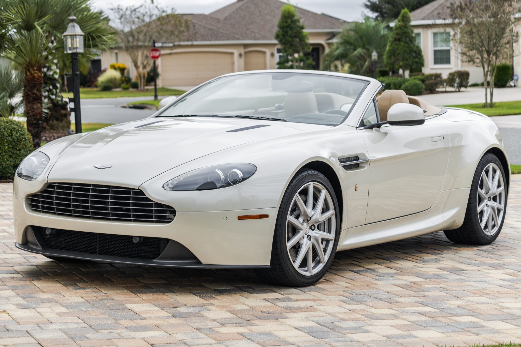2015 Aston Martin V8 Vantage Roadster