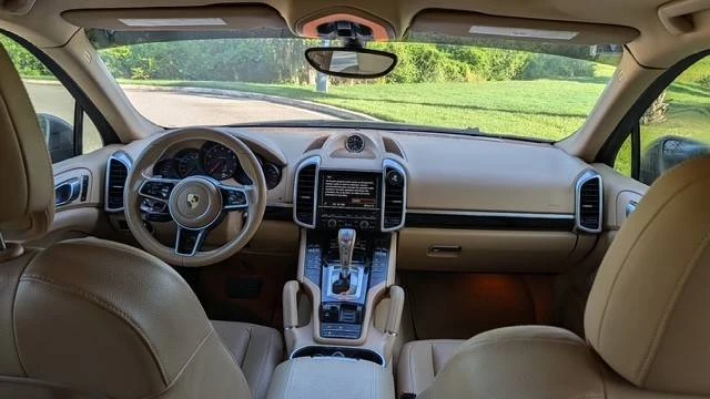 2016 Porsche 958 Cayenne - Image 10 of 11