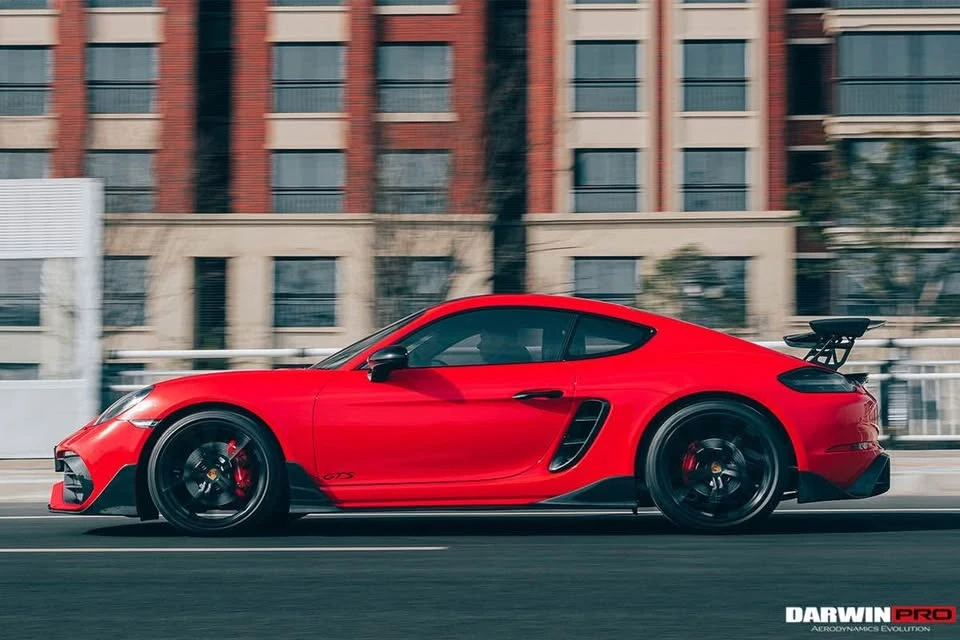 2016 Parts & Memorabilia Bodywork - Image 10 of 10