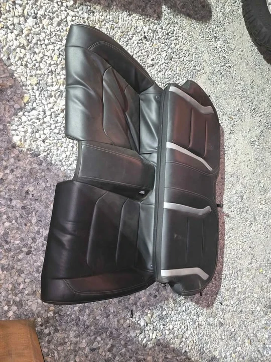2016 Parts & Memorabilia Seats & Interior - Image 8 of 9
