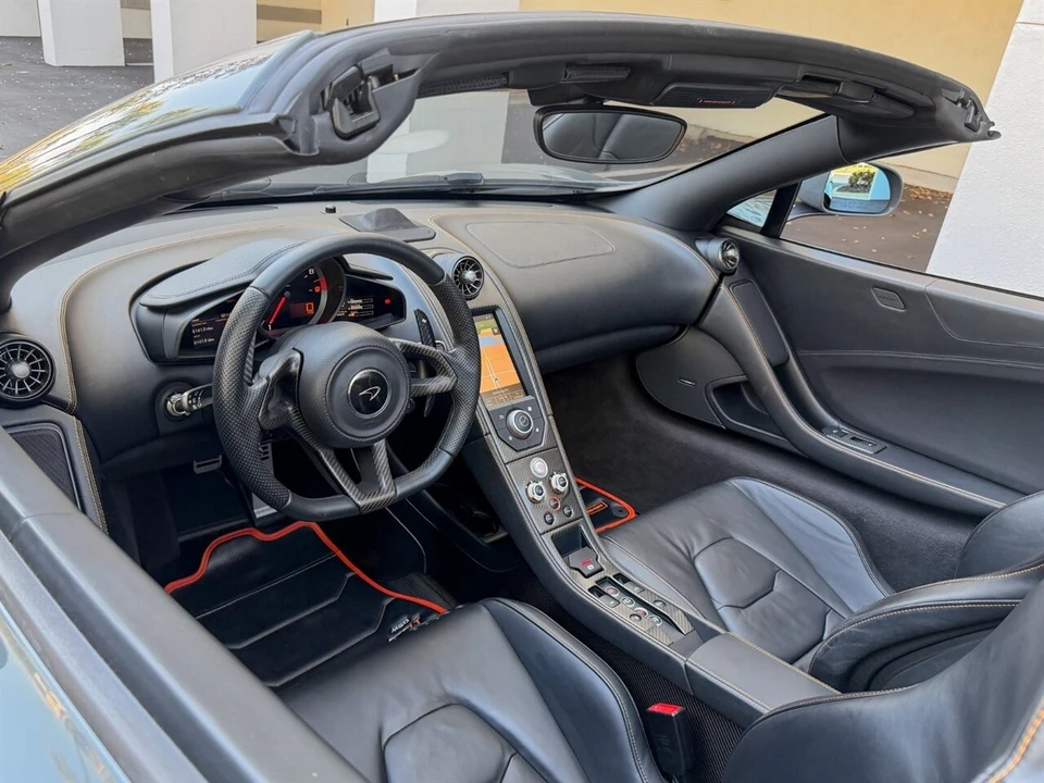 2016 McLaren 675LT Spider - Image 2 of 4