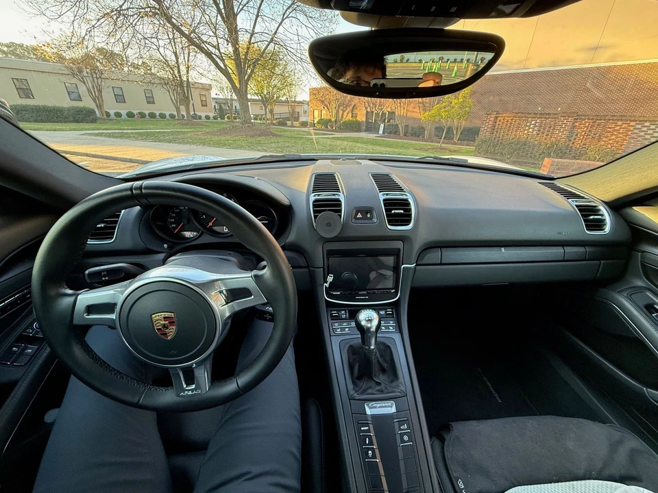 2016 Porsche 981 Cayman - Image 3 of 5
