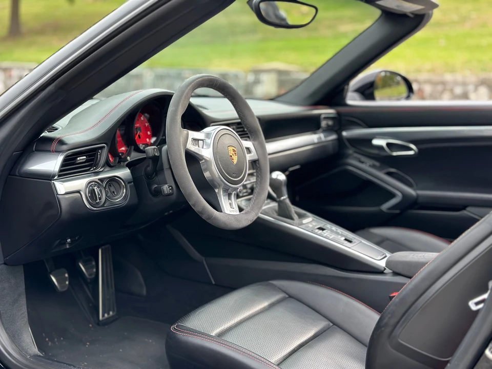 2016 Porsche 991 Targa 4 & 4S - Image 8 of 9