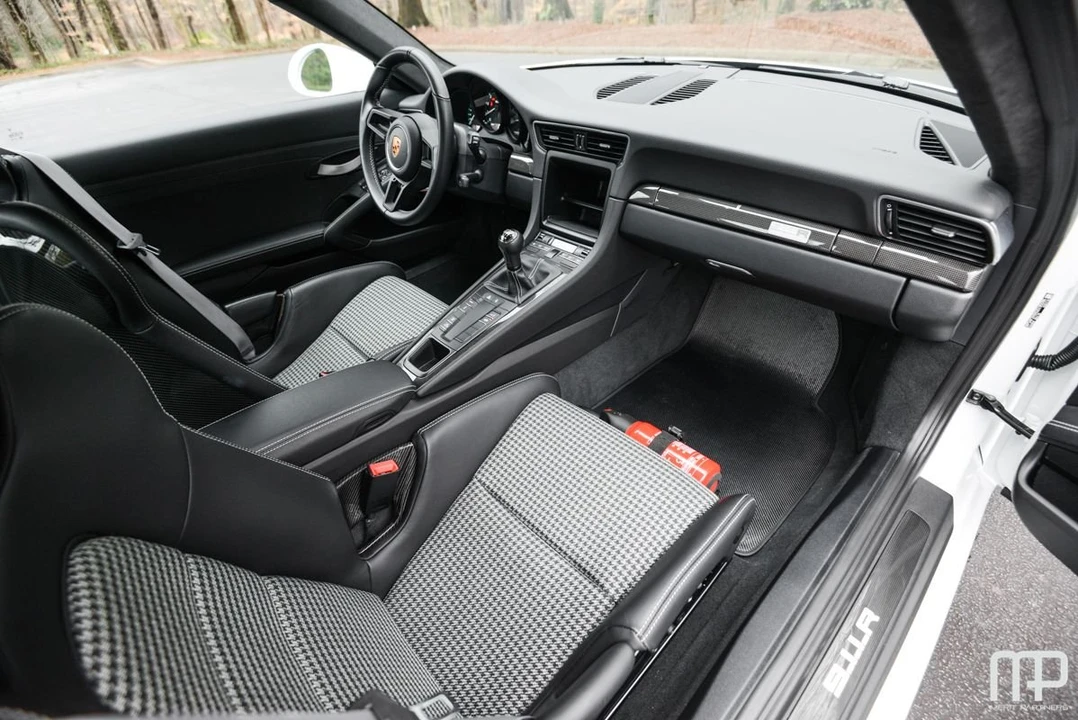 2016 Porsche 991 R - Image 20 of 31
