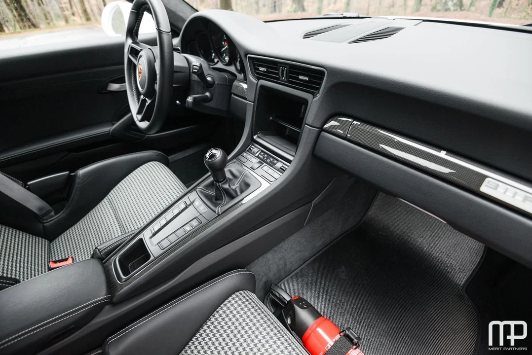 2016 Porsche 991 R - Image 21 of 31