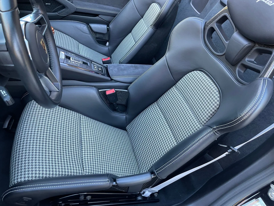 2016 Porsche 981 Boxster Spyder - Image 6 of 15