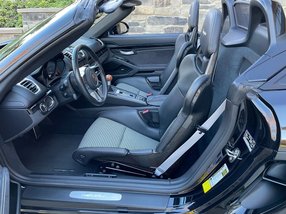 2016 Porsche 981 Boxster Spyder - Image 5 of 15