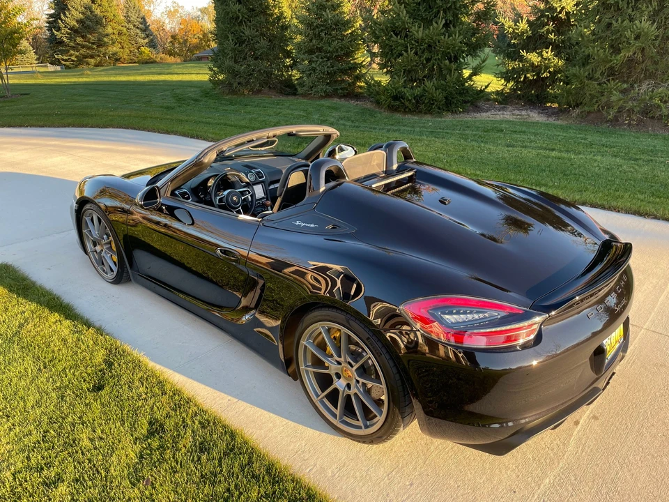 2016 Porsche 981 Boxster Spyder - Image 2 of 15