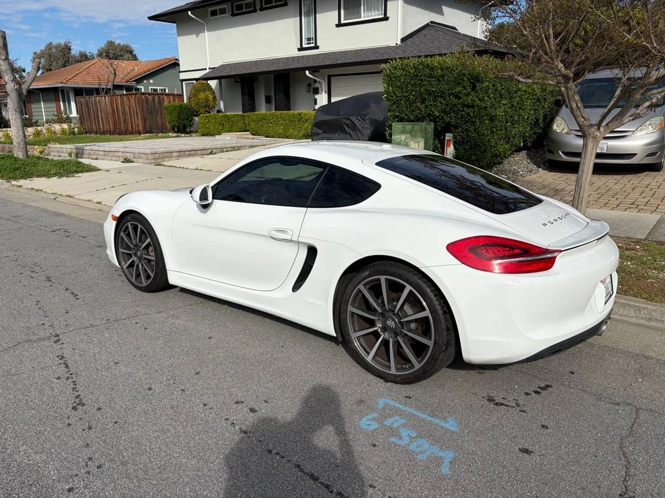 2016 Porsche 981 Cayman - Image 4 of 9