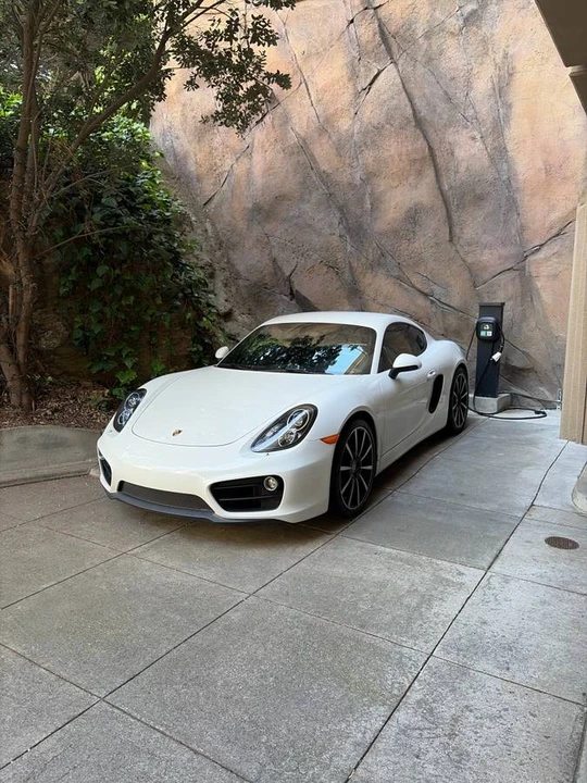 2016 Porsche 981 Cayman - Image 6 of 9
