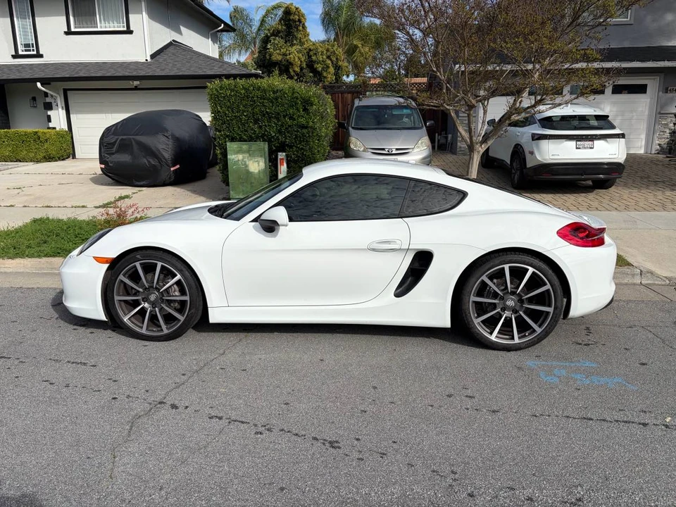 2016 Porsche 981 Cayman - Image 3 of 9