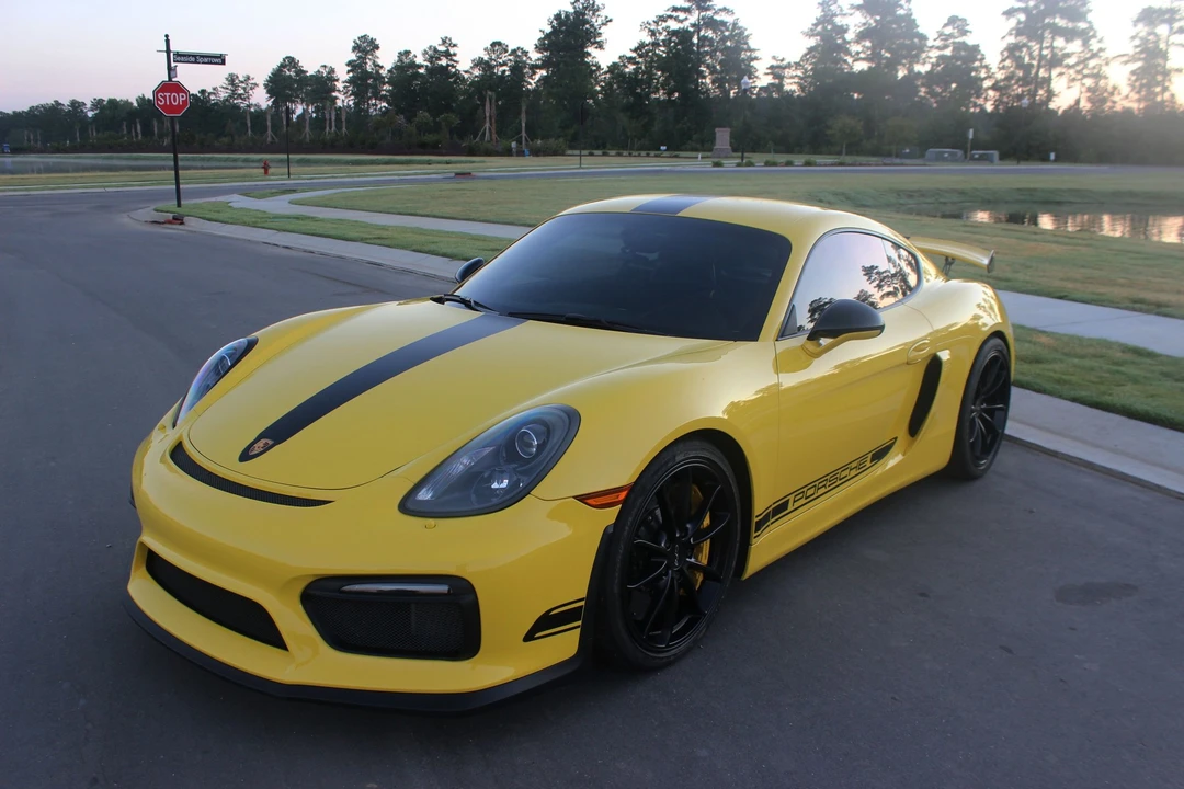 2016 Porsche 981 Cayman GT4 - Image 2 of 14