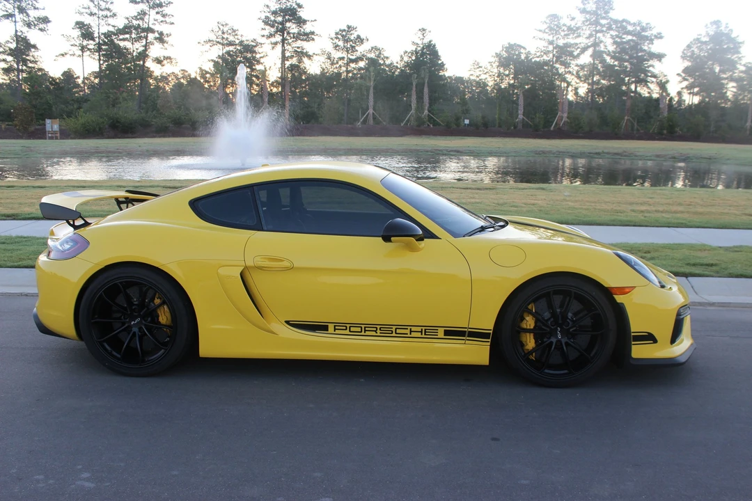 2016 Porsche 981 Cayman GT4 - Image 3 of 14