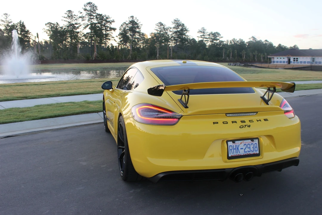 2016 Porsche 981 Cayman GT4 - Image 6 of 14
