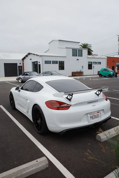 2016 Porsche 981 Cayman GT4 - Image 2 of 4