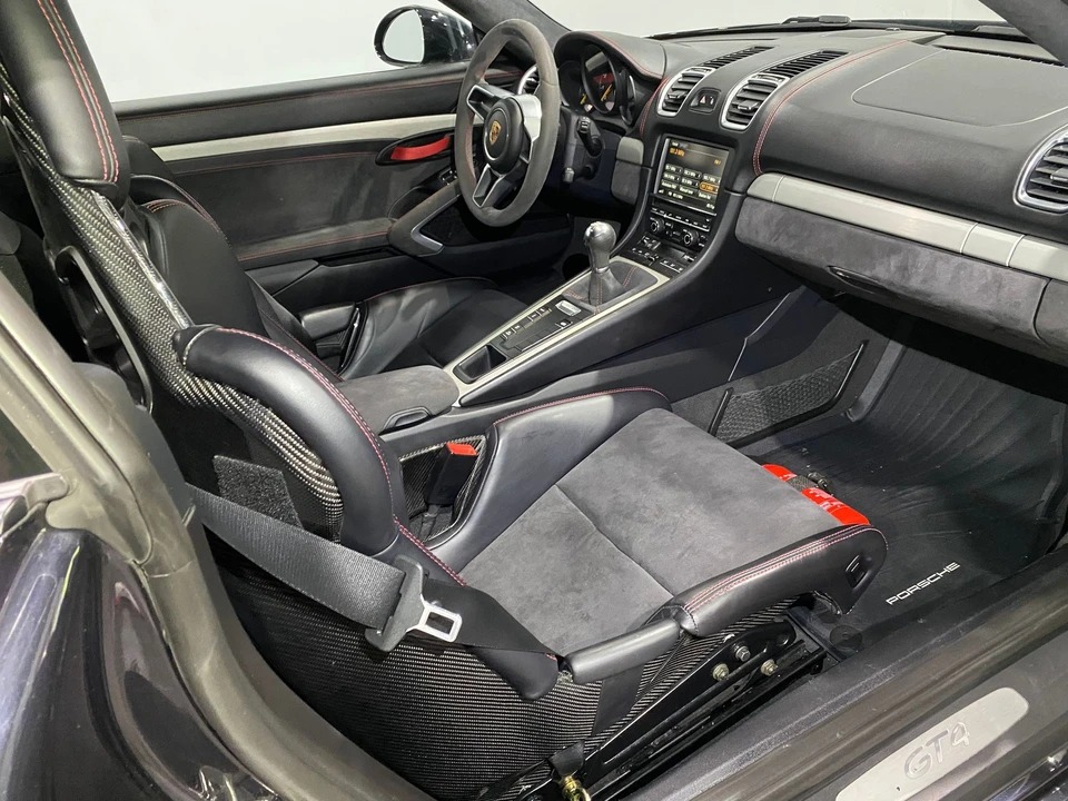 2016 Porsche 981 Cayman GT4 - Image 24 of 30
