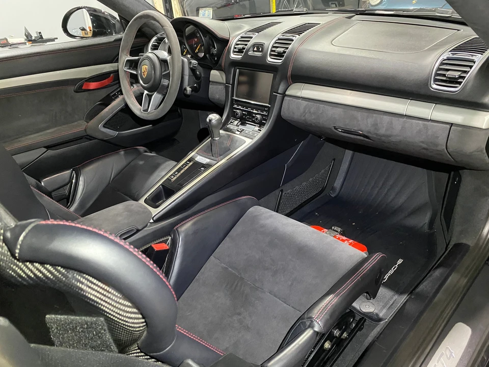 2016 Porsche 981 Cayman GT4 - Image 23 of 30