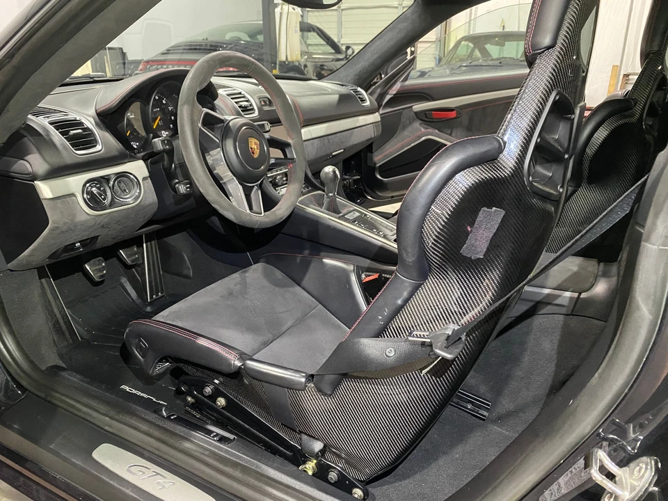 2016 Porsche 981 Cayman GT4 - Image 19 of 30
