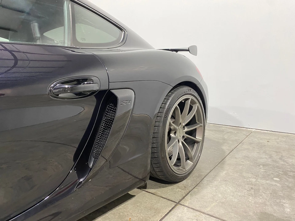 2016 Porsche 981 Cayman GT4 - Image 15 of 30