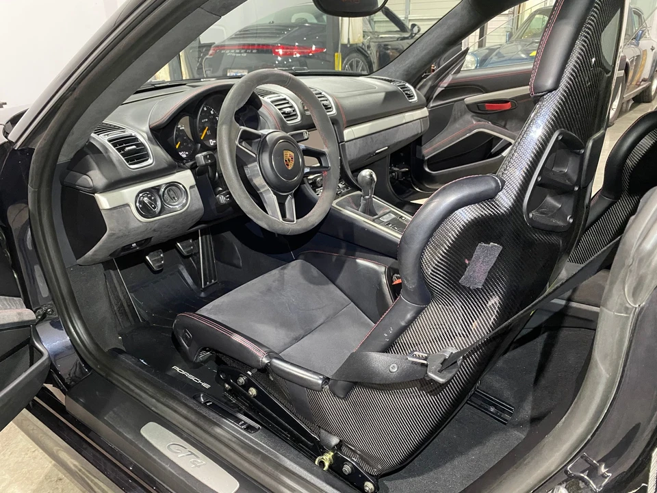 2016 Porsche 981 Cayman GT4 - Image 28 of 30