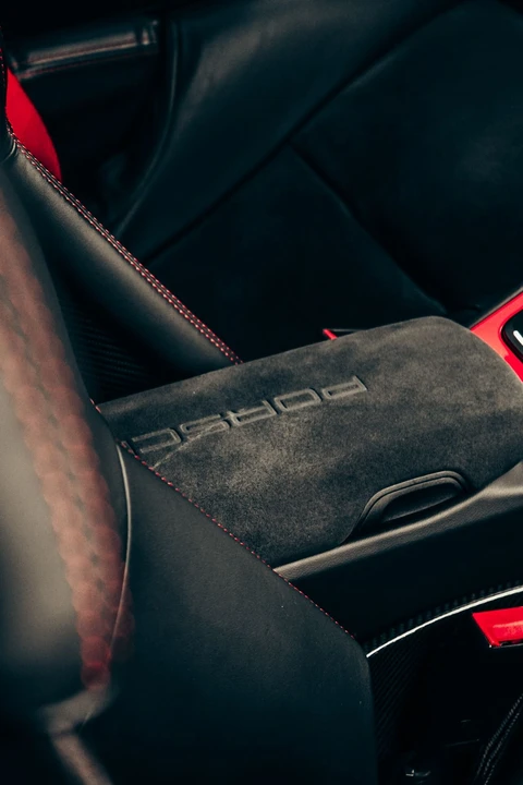 2016 Porsche 981 Cayman GT4 - Image 8 of 9