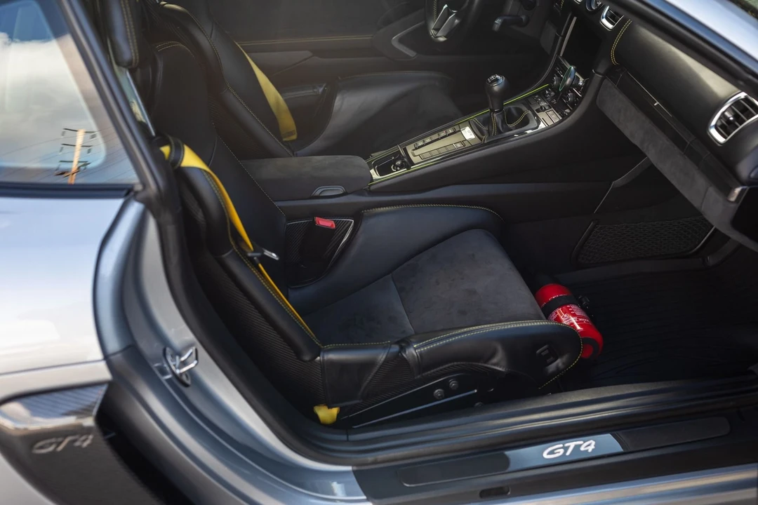 2016 Porsche 981 Cayman GT4 - Image 28 of 31