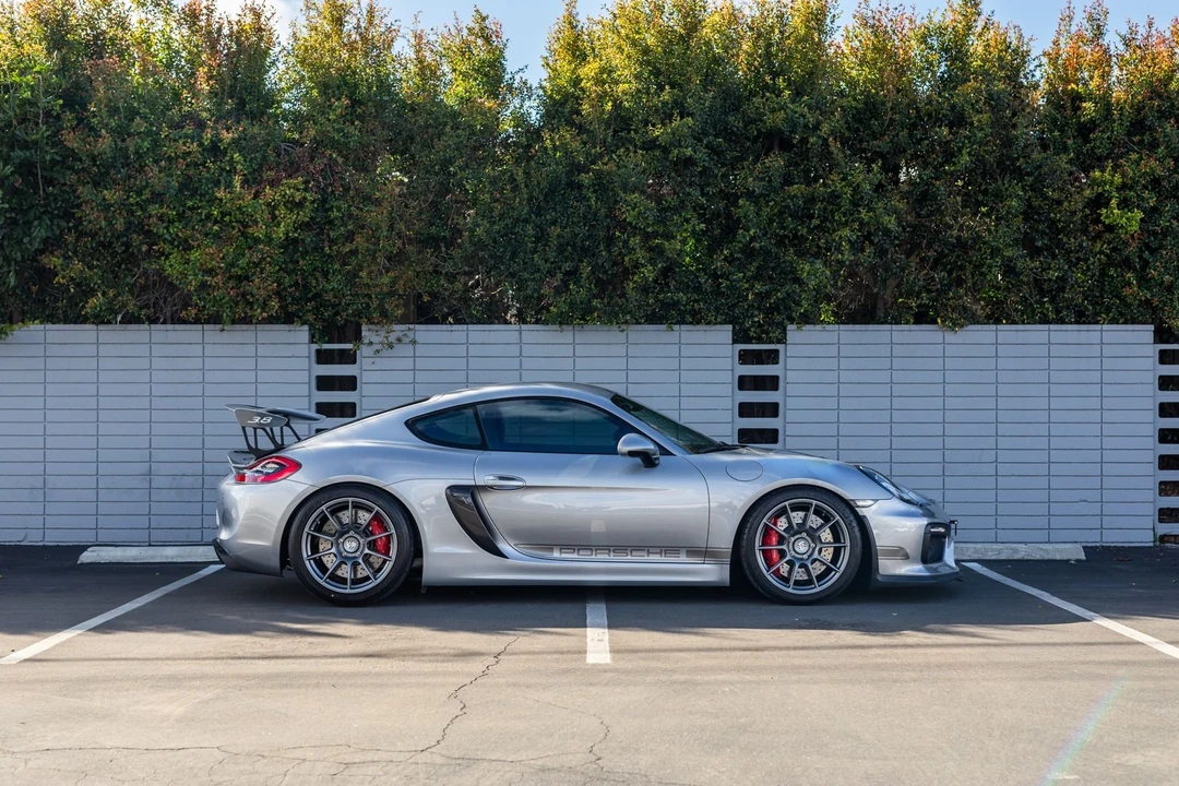 2016 Porsche 981 Cayman GT4 - Image 4 of 31