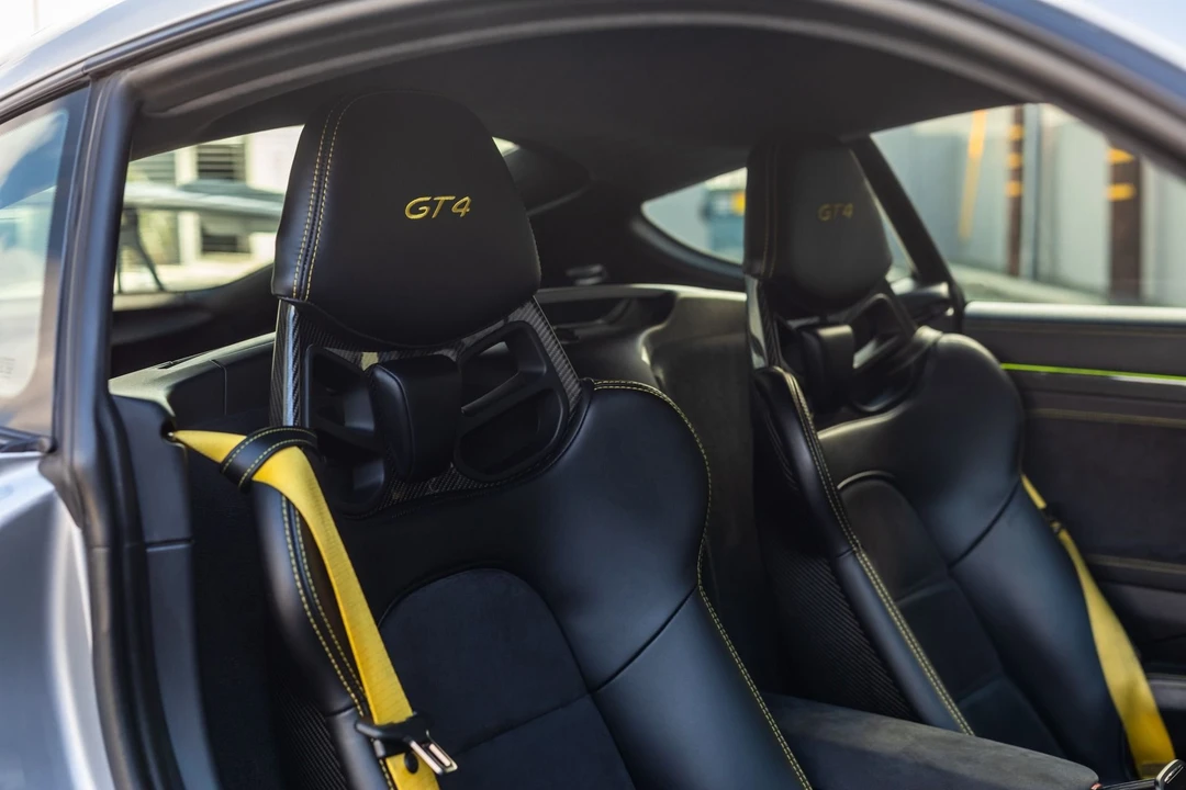 2016 Porsche 981 Cayman GT4 - Image 27 of 31