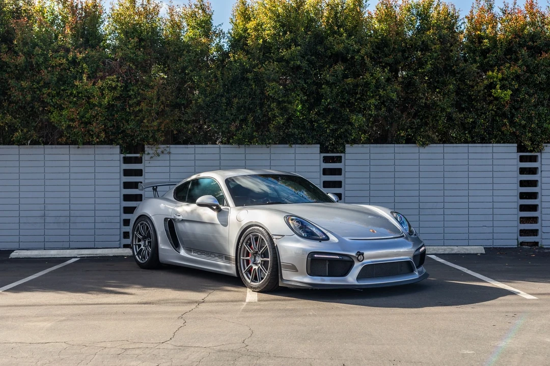 2016 Porsche 981 Cayman GT4 - Image 3 of 31
