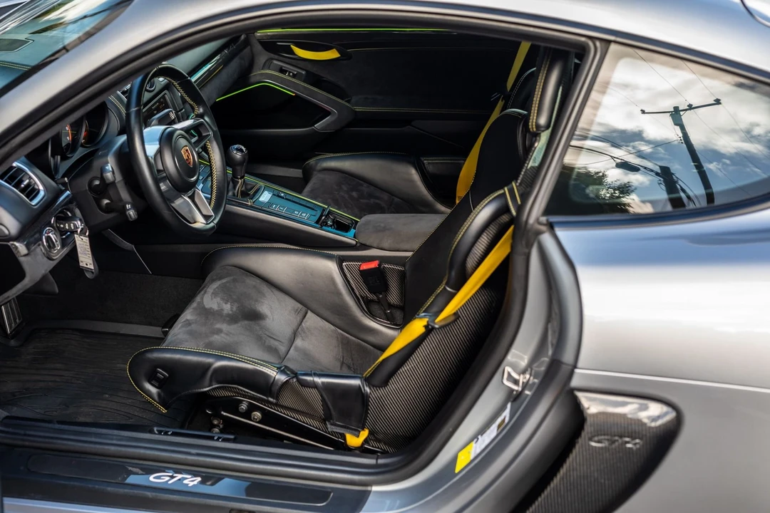 2016 Porsche 981 Cayman GT4 - Image 21 of 31