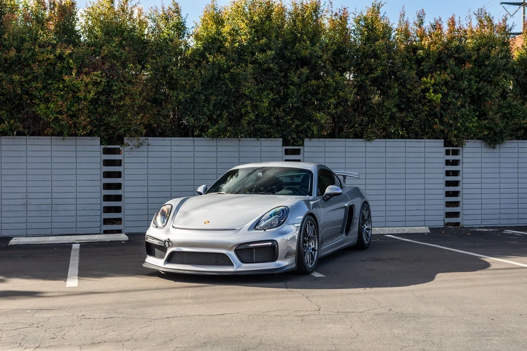2016 Porsche 981 Cayman GT4 - Image 2 of 31