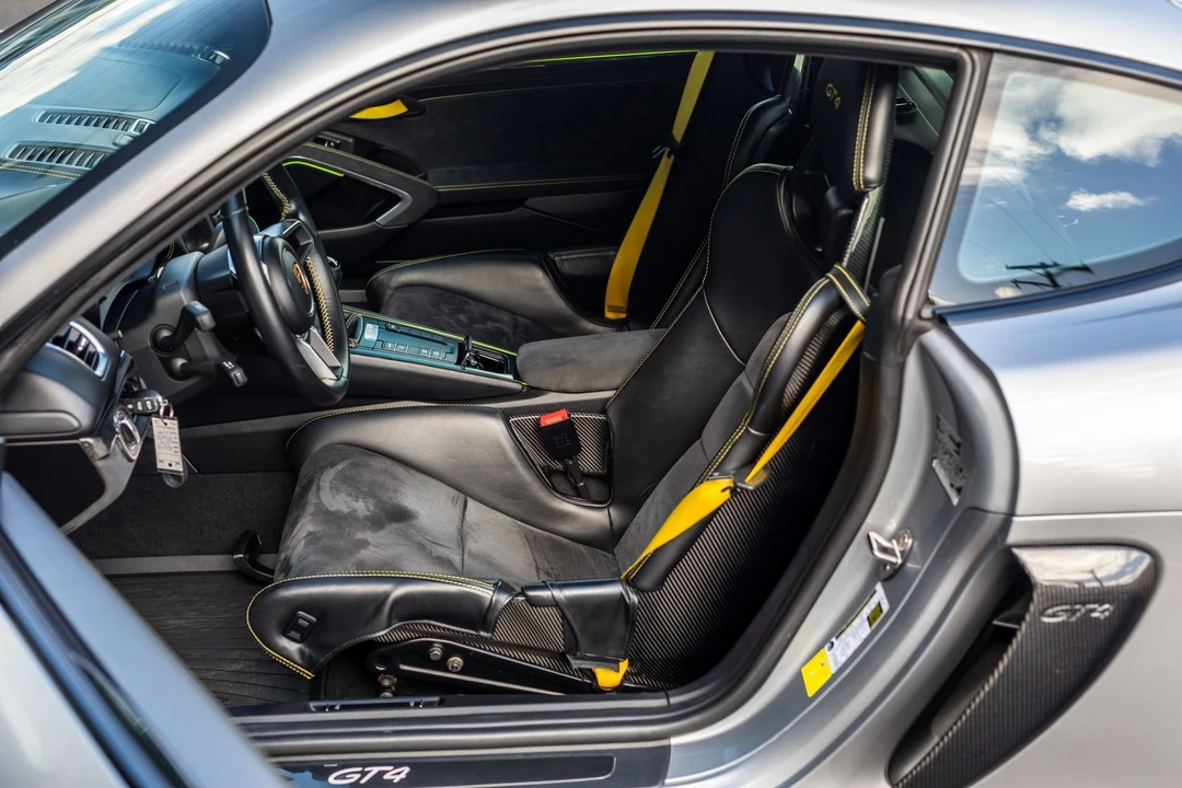 2016 Porsche 981 Cayman GT4 - Image 22 of 31