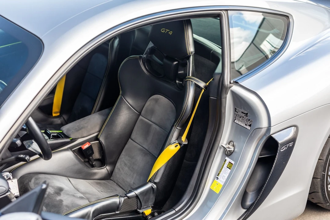 2016 Porsche 981 Cayman GT4 - Image 20 of 31