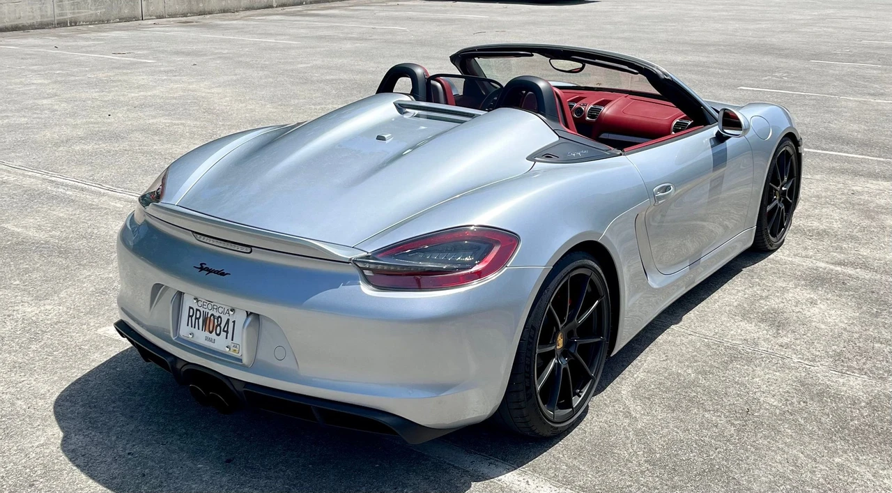 2016 Porsche 981 Boxster Spyder - Image 9 of 31