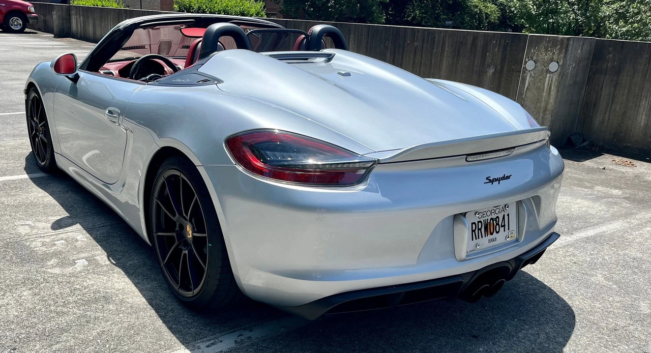 2016 Porsche 981 Boxster Spyder - Image 12 of 31