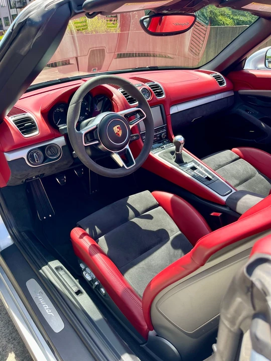 2016 Porsche 981 Boxster Spyder - Image 17 of 31